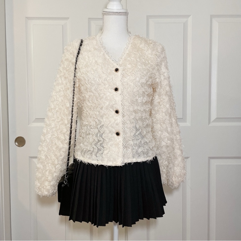 J.ing floral appliqué v-neck blouse with black and gold buttons